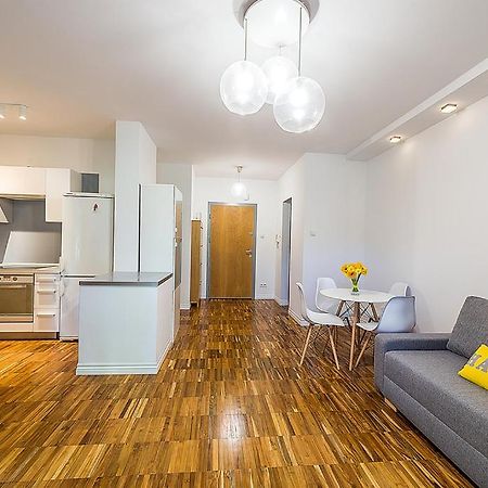 Apartment Powisle With Garage Варшава Екстер'єр фото