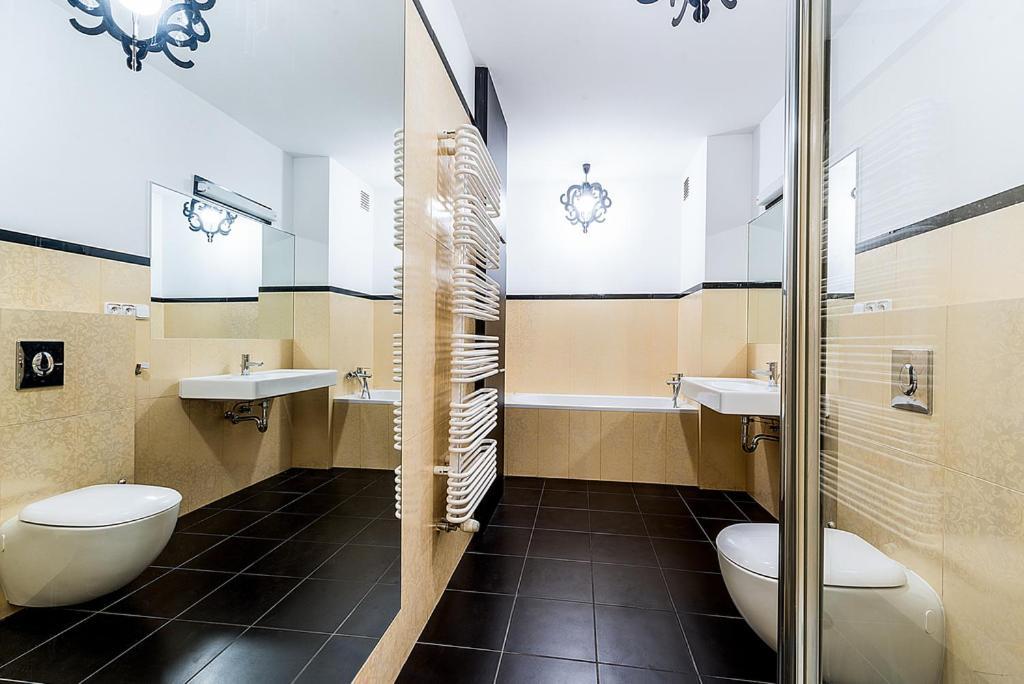 Apartment Powisle With Garage Варшава Екстер'єр фото